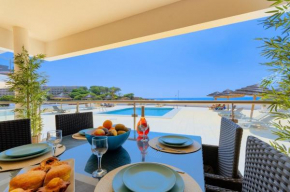 Stunning Pool Side 1 Bedroom Apt AT23